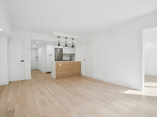 321 East 48th Street image 9 of 9