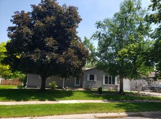 610 S Isadore St, Mitchell, SD 57301