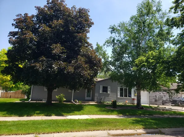 610 S Isadore St, Mitchell, SD 57301