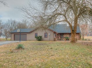402 Hearthstone Dr, Joplin, MO 64801
