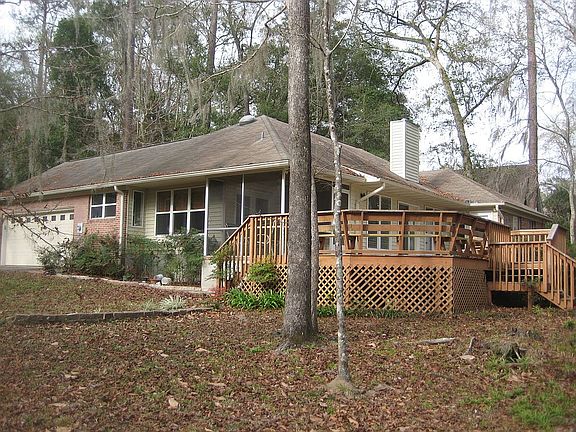 5th image of 208 Hickory Ln