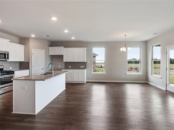 4th image of 287 Windsor Woods Dr