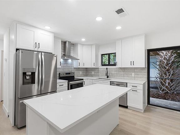 4th image of 595 PINE STREET