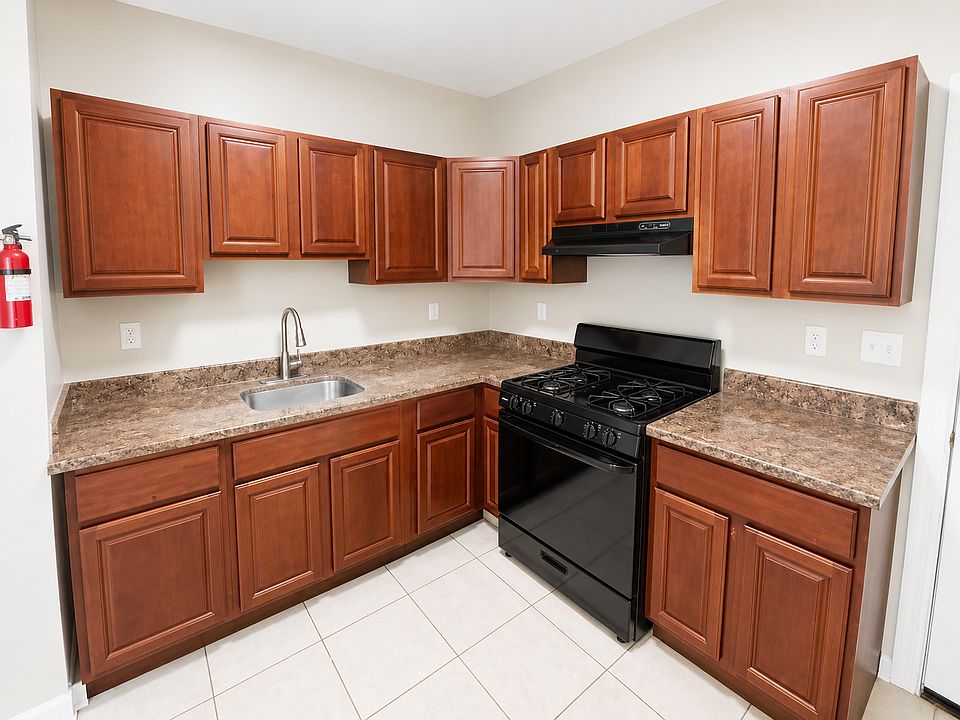 1st image of 110 Chadwick Ave Floor 2