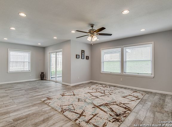 5th image of 134 Green Meadow Blvd