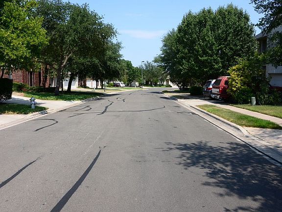 5th image of 4604 Hibiscus Valley Dr