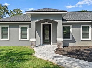 8246 N Downs Dr, Crystal River, FL 34428