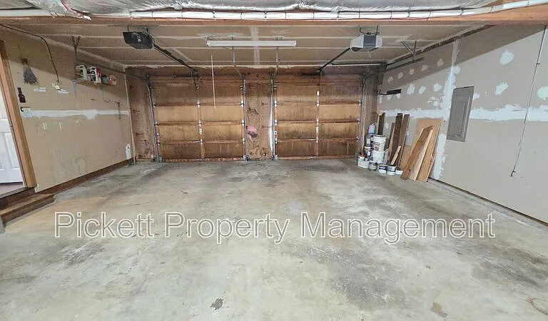 1367 NW Rockford Cir — Photo 32
