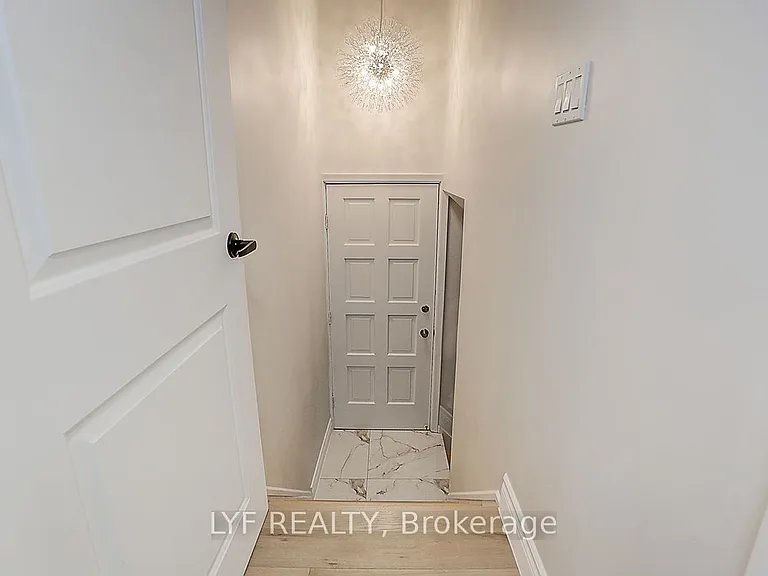 54 Camwood Cres #6 — Photo 3