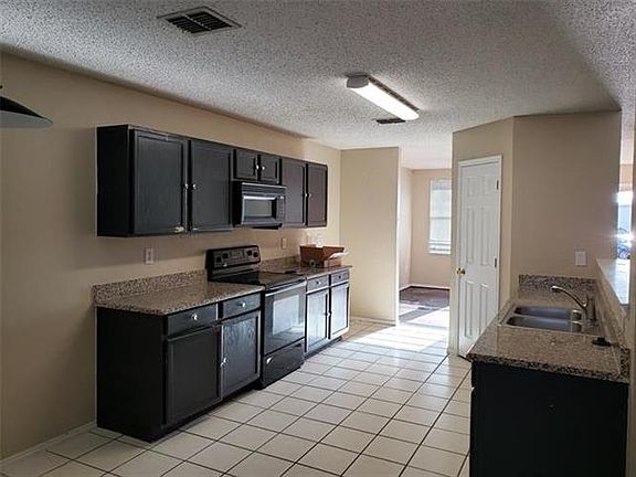 3rd image of 1321 High Crest Dr