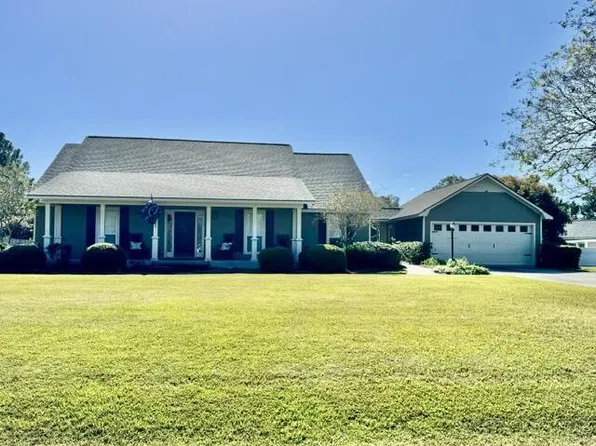 3940 Sweetwater Dr, Valdosta, GA 31602