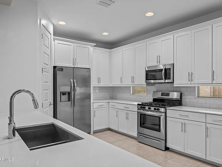 19568 W Rancho Dr — Photo 12
