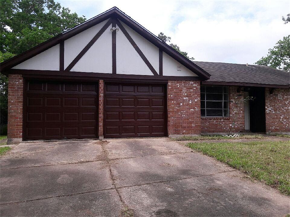 1st image of 12107 Wood Leaf Ct