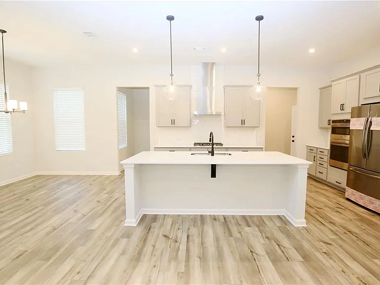 2225 Whistler Way NE — Photo 3