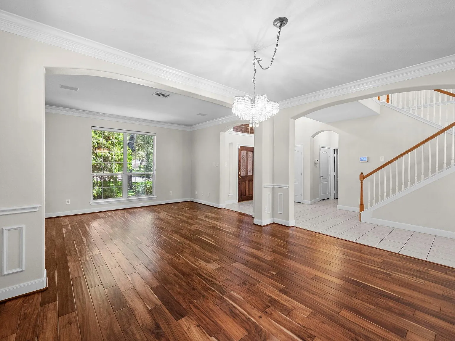 4 bed, 2.5 bath, 3507 sqft, $3,350 — Photo 2