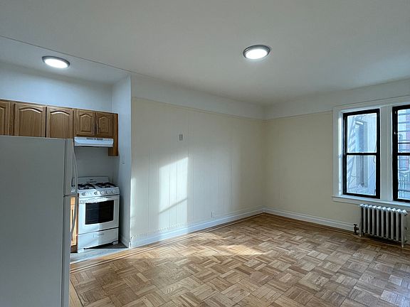 4th image of 37-47 61st St #4E