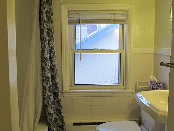 4th image of 2342 Cleveland St NE #2