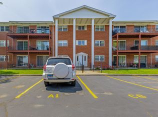 6135 W 94th St APT A1, Oak Lawn, IL 60453