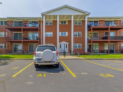 6135 W 94th St APT A1, Oak Lawn, IL, 60453
