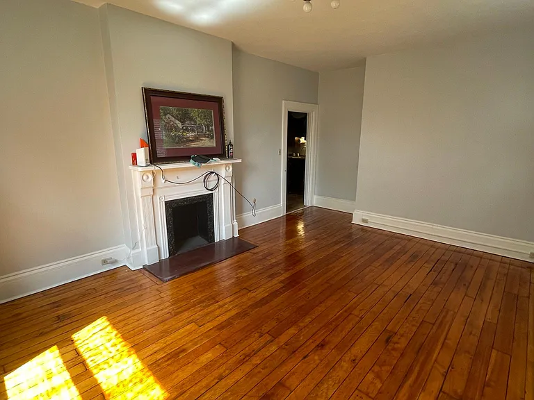 327 Thorn St #4 — Photo 5