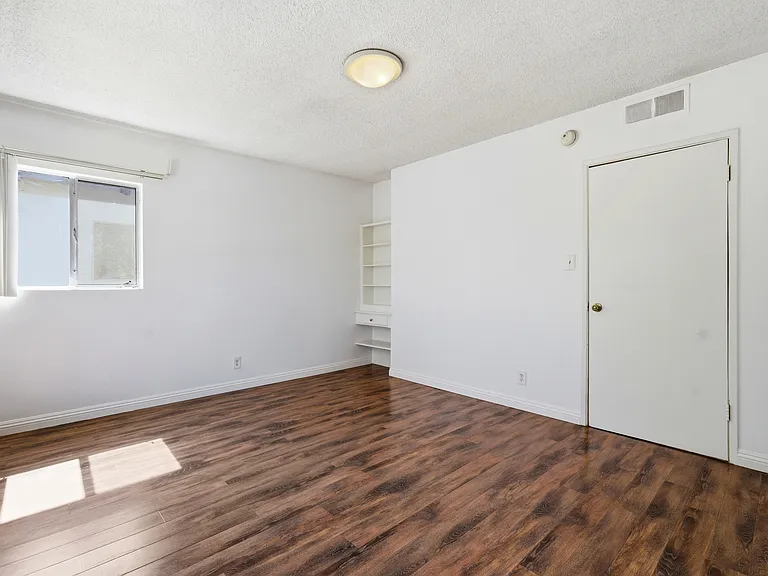 1475 S Wooster St #4 — Photo 28
