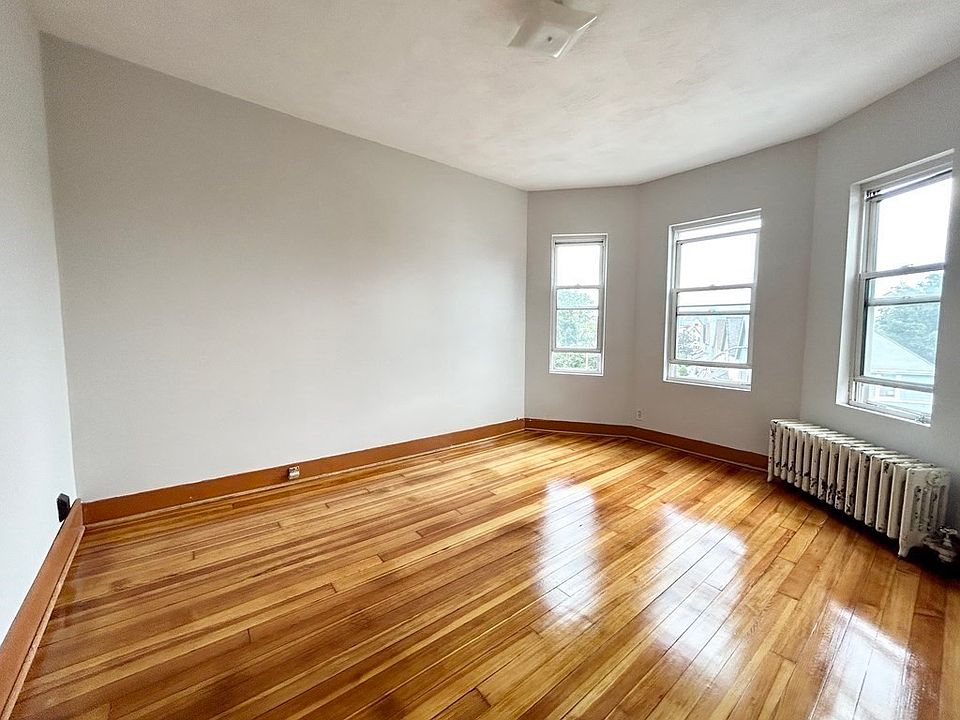 1st image of 18 Eastman St #3