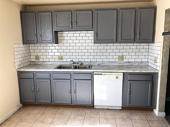 5th image of 4889 Banbury Ct APT 1