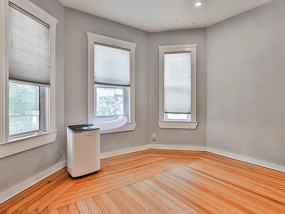 4th image of 238 Poplar St #2