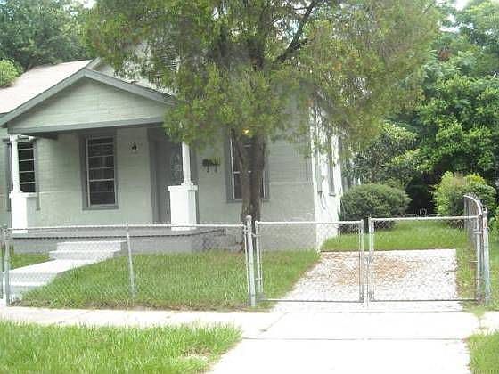 1st image of 1025 W 26th St
