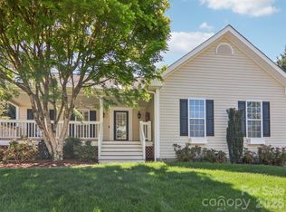 117 Apple Meadow Ct, Hendersonville, NC 28739