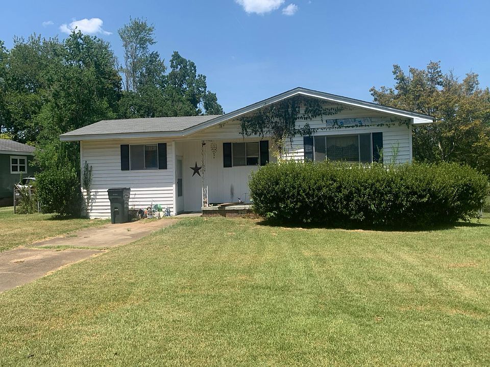 1st image of 330 Beverly Cir
