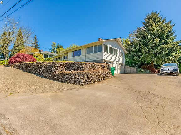 3rd image of 12446 SE Guilford Dr