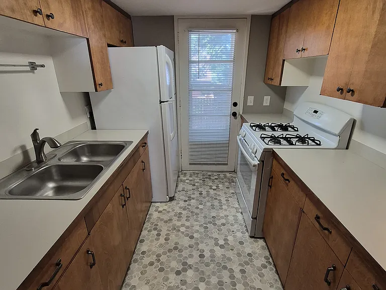 815 S 38th Street Ct #1 — Photo 5