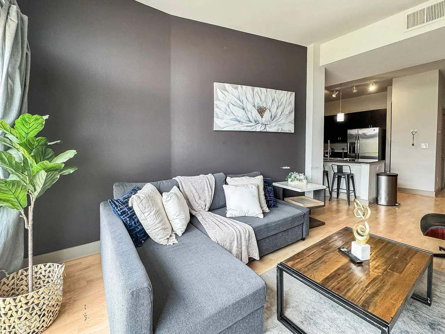 2 bed, 2.0 bath, $5,326 — Photo 4