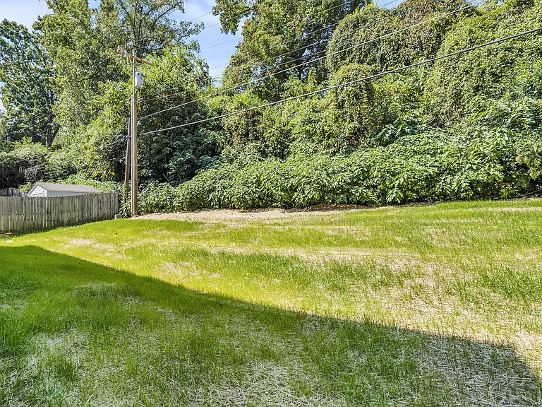 3127 Columbus Cir — Photo 4