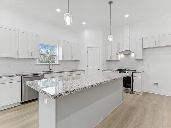 4th image of 2333 Caddy Dr