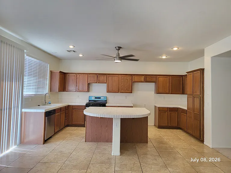 96 Scorpios Island St — Photo 2