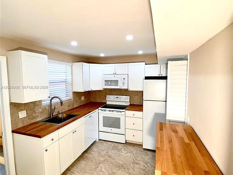 3926 Segovia St #3926 — Photo 14