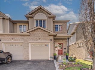 105 Pinnacle Dr #10, Kitchener, ON N2P1B8
