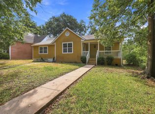 424 W Sears St, Denison, TX 75020
