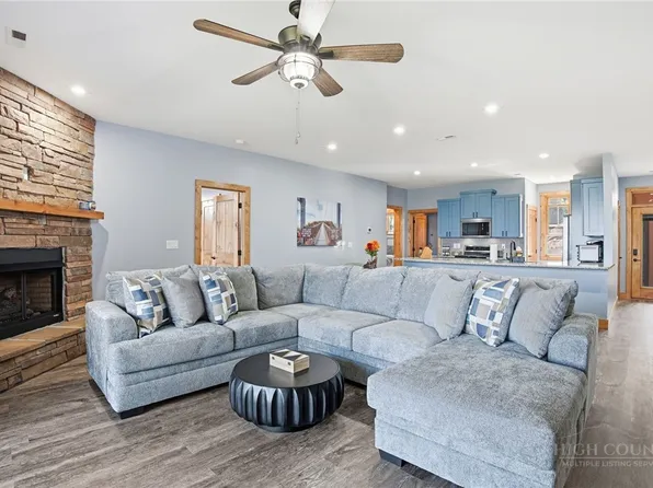 142 Crescent Lane #22-D, Sugar Mountain, NC 28604