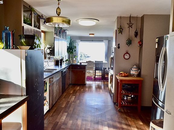 3rd image of 29135 Ellensburg Ave