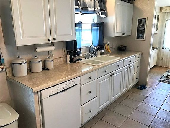 3rd image of 484 Driftwood Dr