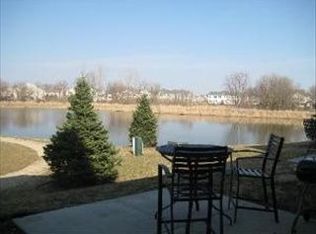 226 Bakers Dr W, Lakemoor, IL 60051