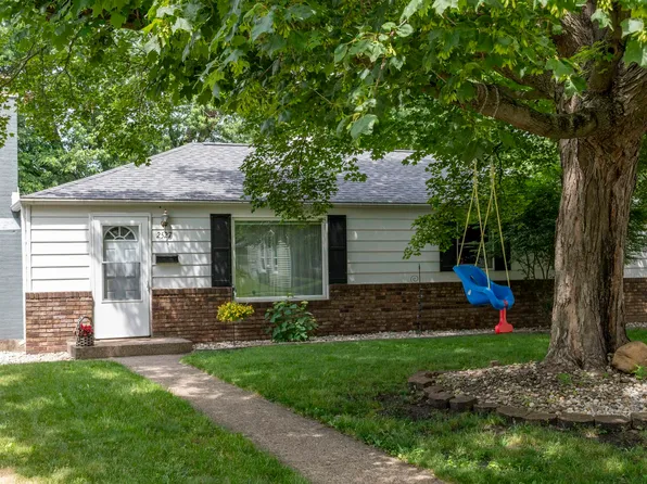 2527 Sampson St, South Bend, IN 46614