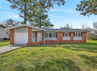 541 S Villa Rose Avenue, Springfield, MO 65802