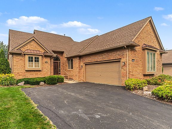 2nd image of 4682 Sawgrass Dr E