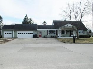 1241 Bonnie View Dr, Sturgeon Bay, WI 54235