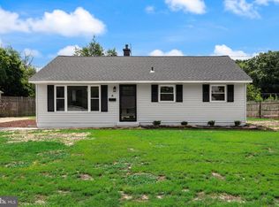 6 Holly Dr, West Berlin, NJ 08091