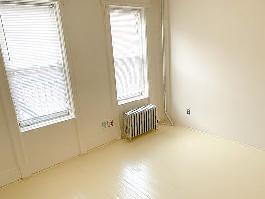 3rd image of 23-54 31st Ave #2R